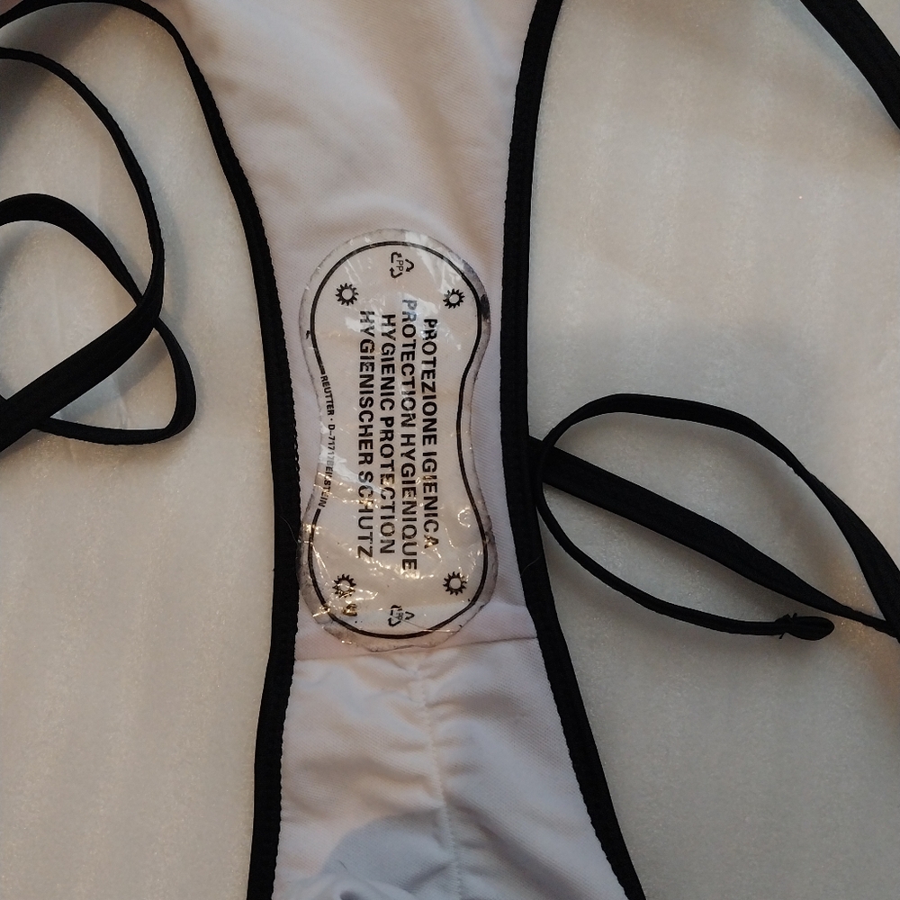 Red Star Pattern Bikini - Picture 3 of 4